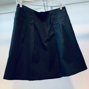 Nanette Lepore size 8 black zip up skirt